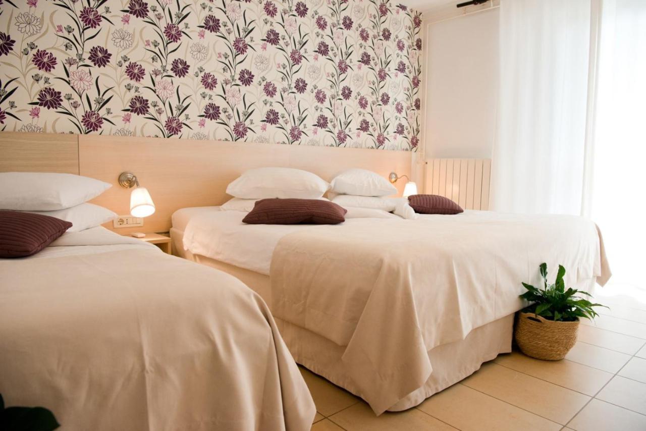 Apartments Sandra Poreč Zewnętrze zdjęcie