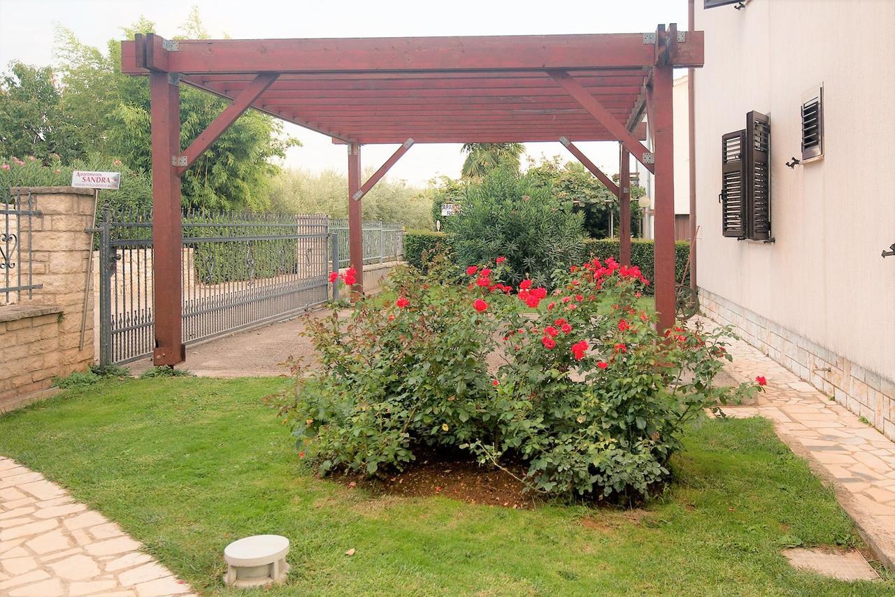 Apartments Sandra Poreč Zewnętrze zdjęcie